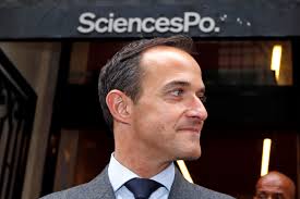 Olivier duhamel est notamment mis à l'honneur par frédéric mion, actuel directeur de l'iep parisien, qui lui propose de délivrer la leçon inaugurale de rentrée 2020 à l'ensemble des campus de sciences po. Head Of Elite French School Sciences Po Resigns Due To Professor Incest Case Europe News Top Stories The Straits Times