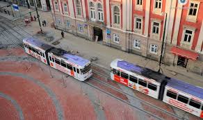 Tramvaiul 1 din capitală îşi modifică traseul, marţi, pentru a se putea continua lucrările de reabilitare la reţeaua de canalizare de pe calea şerban vodă şi bulevardul gheorghe şincai. Pavarea Din Centru Modifica Traseul Tramvaielor Vezi Ce Linii Sunt Afectate