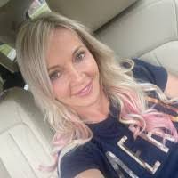 Kimberly Usher's Instagram, Twitter & Facebook