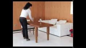 Con esta mesa de centro o de salón convertible en mesa comedor verás como gracias a una mesa plegable las reuniones de casa serán una opción interesante y no un quebradero de cabeza a causa de. Mesa De Centro Elevable Y Extensible Convertible En Mesa De Comedor Youtube