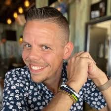 Phoebe Crowder's Instagram, Twitter & Facebook