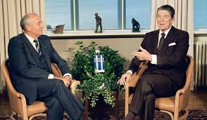 Les 11 et 12 octobre 1986, le sommet de reykjavik aurait pu mettre un terme à l'affrontement nucléaire opposant l'est et l'ouest. Trump The Anti Gorbachev Institute For Policy Studies