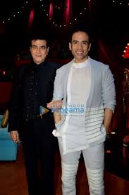 Jeetendra And Tusshar Kapoor On The Sets Of The Drama Company Parties Events Bollywood Hungama One day he meets with haughty, snobbish, and popular singer, asha. jeetendra and tusshar kapoor on the
