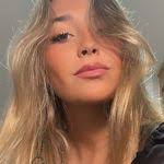 Marilia Roman's Instagram, Twitter & Facebook