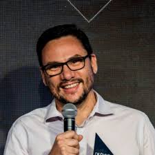 Ontem foi dia de pausar a correria, sair dos e-mails, das metas, das  planilhas… e olhar nos olhos.