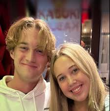 Does the dorm attachment bed shelfie work for upper and lower bunk beds?