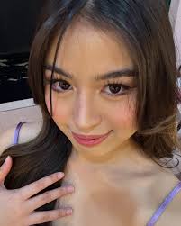 Sinearch ko meaning ng “maganda” sa dictionary. Ang nakalagay, ELLA raw!  🤭💜✨ 'ANG MUTYA NG SECTION E' starring #AndresMuhlach, #AshtineOlviga, and  #RabinAngeles now streaming