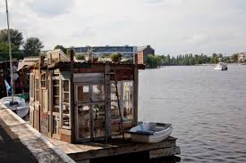 Reclaimed Houseboat In Berlin Germany Berlin Hausboot Baumhaus
