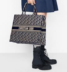 Shop authentic christian dior tote bags at up to 90% off. Christian Dior Book Tote Price Off 50