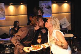 Zpěvačka si totiž podala inzerát na internetové seznamce. 2lzgvvsfboxgem