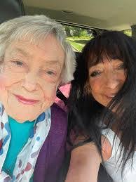 Sean Ginger's Instagram, Twitter & Facebook