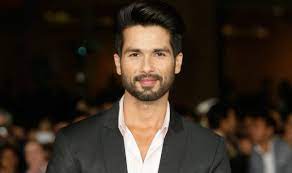 shahid kapoor garners four million instagram followers cool hairstyles for men indian square face long bangs short back hairstyle