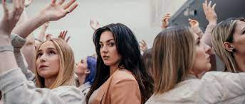 Ewa farna natočila k písničce tělo rovněž videoklip. Ewa Farna Prijala Sve Telo I Jeho Zmeny Klip K Nevyrazne Pisni Opevuje Silu Zenstvi Musicserver Cz