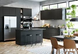 Kungsbacka is a modern kitchen door with a 45 degree edge at the top and bottom which enhances the horizontal lines in your kitchen. Cuisine Eco Responsable Le Modele Ikea Kungsbacka