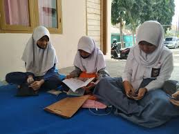 Pengertian kepsek, guru, kompetensi pendidikan dan pelatihan. Sma Di Garut Bersiap Gelar Kbm Tatap Muka Republika Online