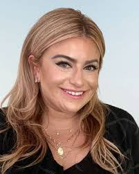 Deborah Knudson's Instagram, Twitter & Facebook