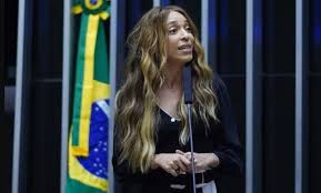 Conselho de Ética avança com ação que pode suspender o mandato de Erika Hilton