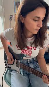 Vidéos de Laura Cox (@lauracoxofficial) avec son original