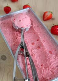 Creme Glacee A La Fraise Les Gourmandises De Lou Creme Glacee A La Fraise Recette Glace Fraise Recette Glace