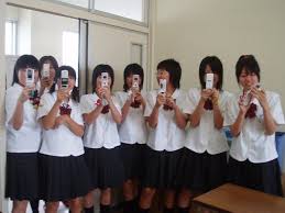 Di jepun, pendidikan adalah wajib di peringkat rendah dan menengah rendah. 10 Budaya Persekolahan Di Jepun Yang Langsung Tak Menyerupai Crows Zero Iluminasi