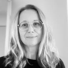 Imorgon är vi med på vår första mässa med golvet från DICKSON Flooring.