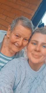 The singing kettle cafe