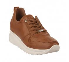 Quelles baskets femme choisir ? Baskets Carmela Camel Femme 67143 72950