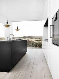 Form 45 Black Oak Form 6 White Kitchen By Multiform Design De Cuisine Moderne Maison Minimaliste Decoration Interieure Moderne