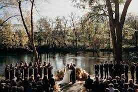 Boho Vintage Tennessee Wedding At Hiwassee River Weddings Junebug Weddings Tennessee Wedding Junebug Weddings Marriage Locations
