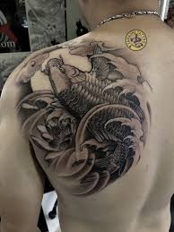 Tại nhật bản, việc trừng phạt phạm nhân bằng hình thức xăm mình đã có vào năm 720 sau công nguyên. Tá»•ng Há»£p Hinh XÄƒm Ca Chep Ä'áº¹p Kin LÆ°ng Tay Chan Va Y NghÄ©a Hinh XÄƒm Hinh XÄƒm Mau Hinh XÄƒm Tren Vai