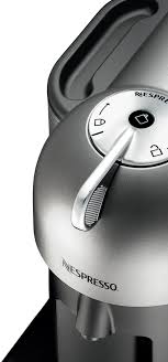 Captain ri may have favored pour over coffee, but he's also no stranger to a pod coffee machine. Vertuo Vs Original Which System To Choose Nespresso Ksa