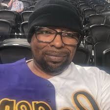 I need bff❤️ Don't mind age☺️ From USA 🇺🇸 📍