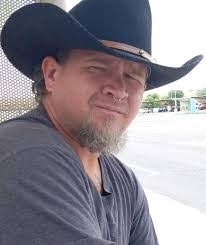 Amos Kemp's Instagram, Twitter & Facebook