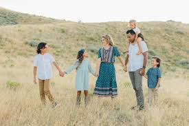 A regal blue dress, paired with a casual flat turquoise shoe will see you looking picture perfect regardless of the occasion. 2019 Fall Family Picture Color Palette Utah Photographer