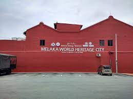 Dari google maps, gue liat jarak antara larkin terminal ke melaka disaat gue membuka mata gue, gak lama gue sampai di melaka sentral. Transportasi Ke Melaka Dan Jonker Street Dari Kuala Lumpur Dan Klia