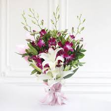 Discover 23 stunning lily of the valley wedding bouquets we love. Ida003 Lilies And Orchids Bouquet Hd1030814