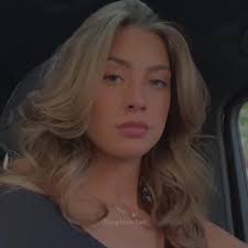 Sofia Webber's Instagram, Twitter & Facebook