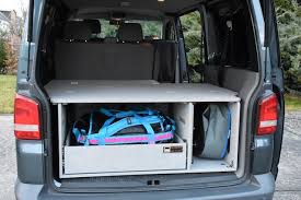 Ich habe alle schubladen und türen mit einer sperre versehen. Vw T5 T6 Transporter Travel Sleep Box