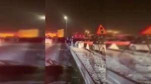 فيديو قطع طريق واحتجاجات نادرة لعمال أجانب في قطر