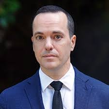 Kari Frederickson's Instagram, Twitter & Facebook