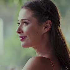 i will defend evie mclaren with my LIFE #h2ojustaddwater #h2ojustaddwa...