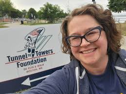 Karen Hallenbeck's Instagram, Twitter & Facebook