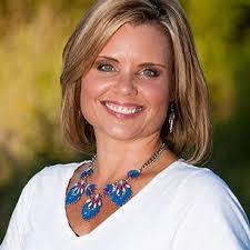 Lisa Leister's Instagram, Twitter & Facebook