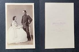 Jetzt anprobetermin bei balayi berlin vereinbaren. Gebruder Matter Mannheim Couple Se Tenant Par La Main Circa 1860 Von Photographie Originale Original Photograph 1860 Fotografie Photovintagefrance