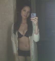 olivia-munn-nude-photo-leaks-out-after-phone-hack-2449-5.jpg |  MOTHERLESS.COM ™