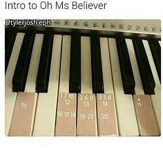 Intro To Oh Mrs Believer I Play The Bass And I Know How To Play It On There Twenty One Pilots One Pilots Piano