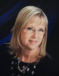 Edith Mckenzie's Instagram, Twitter & Facebook