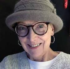 Nicole Botti's Instagram, Twitter & Facebook