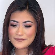 Lola Castle's Instagram, Twitter & Facebook