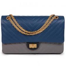 Chanel bags are the ultimate classic. Grand Sac Classique Chanel Cuir Matelasse Noir Certifie Authentique